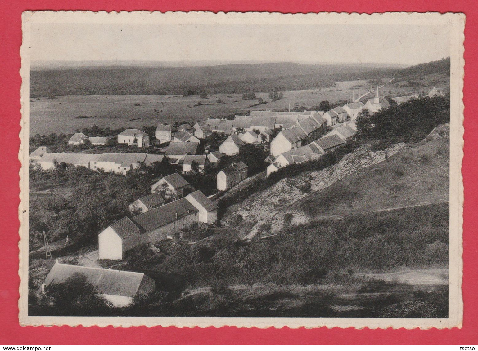 Fagnolle - Point De Vue Des Zeulies ...d'ou L'on Découvre Un Pittoresque Village ( Voir Verso ) - Philippeville