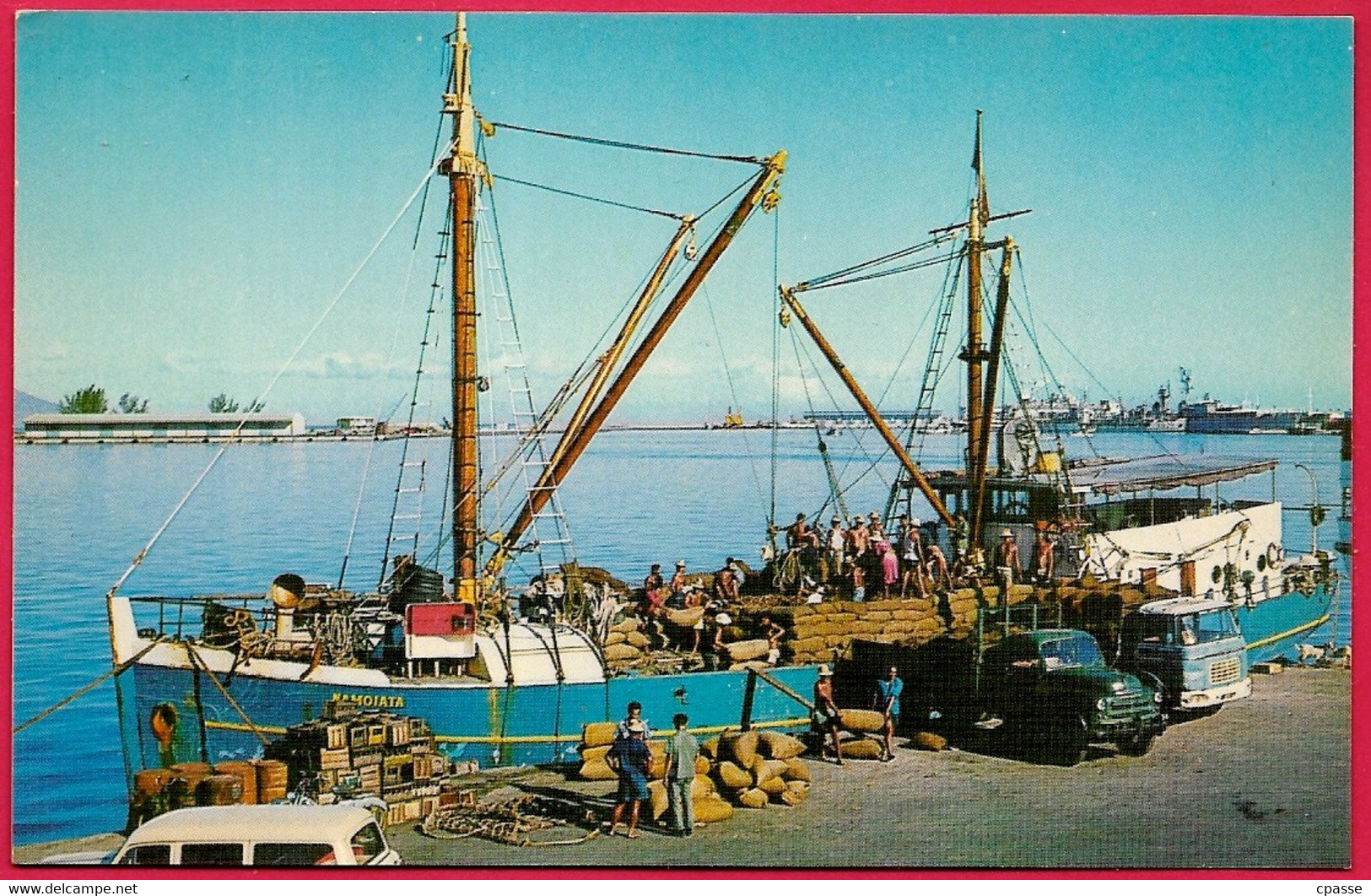 CPM Polynésie Française - TAHITI - Déchargement De Coprah En Provenance De L'Archipel Des Tuamotu ** Bateau Ship - Polynésie Française