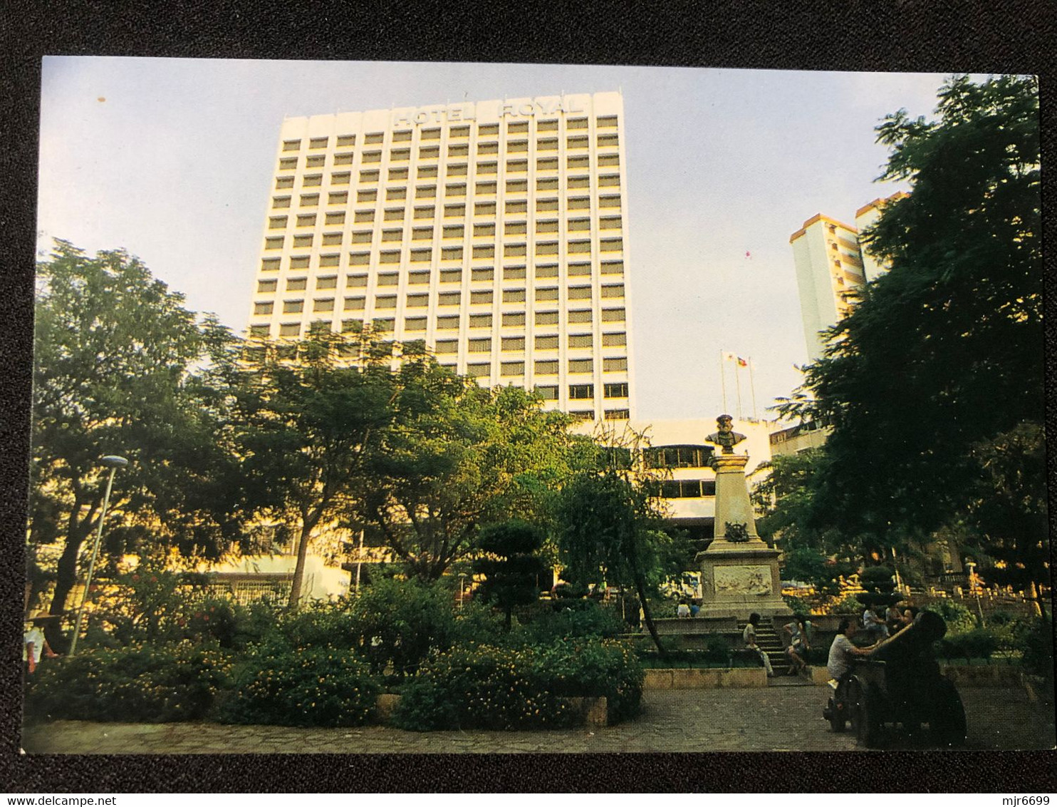 MACAU 60\70'S VASCO DA GAMA MONUMENT & HOTEL VIEW POST CARD. #203-B - Macau