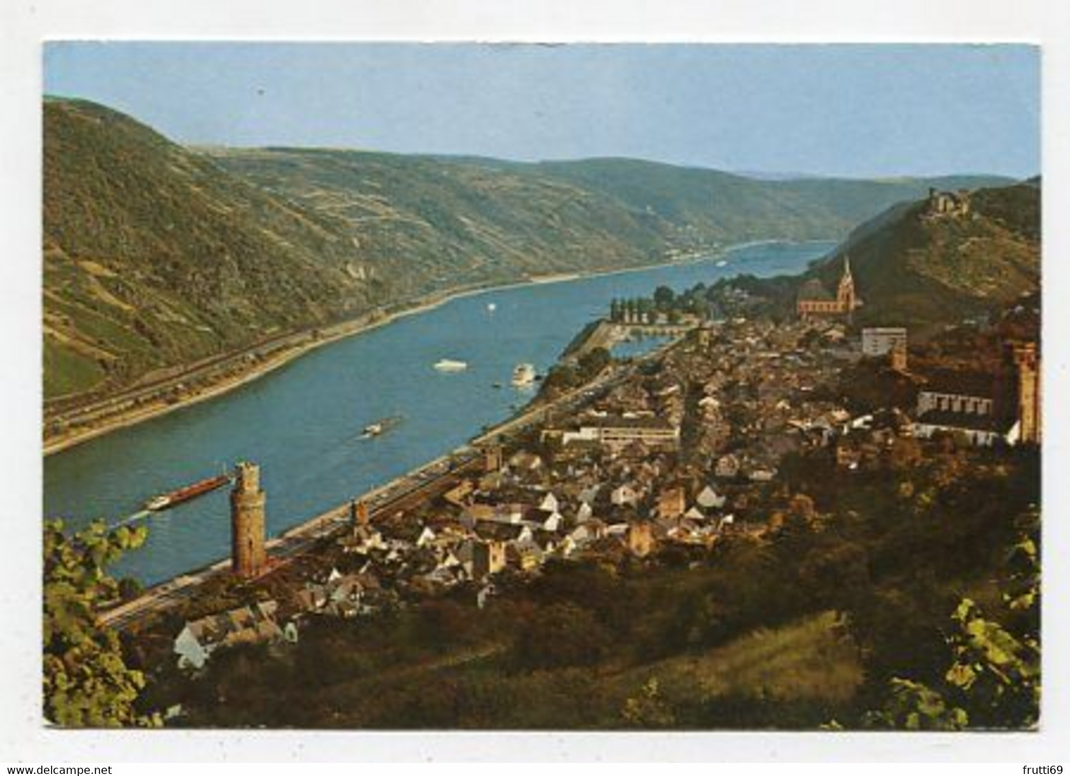 AK 077305 GERMANY - Oberwesel Am Rhein Mit Der Schönburg - Oberwesel