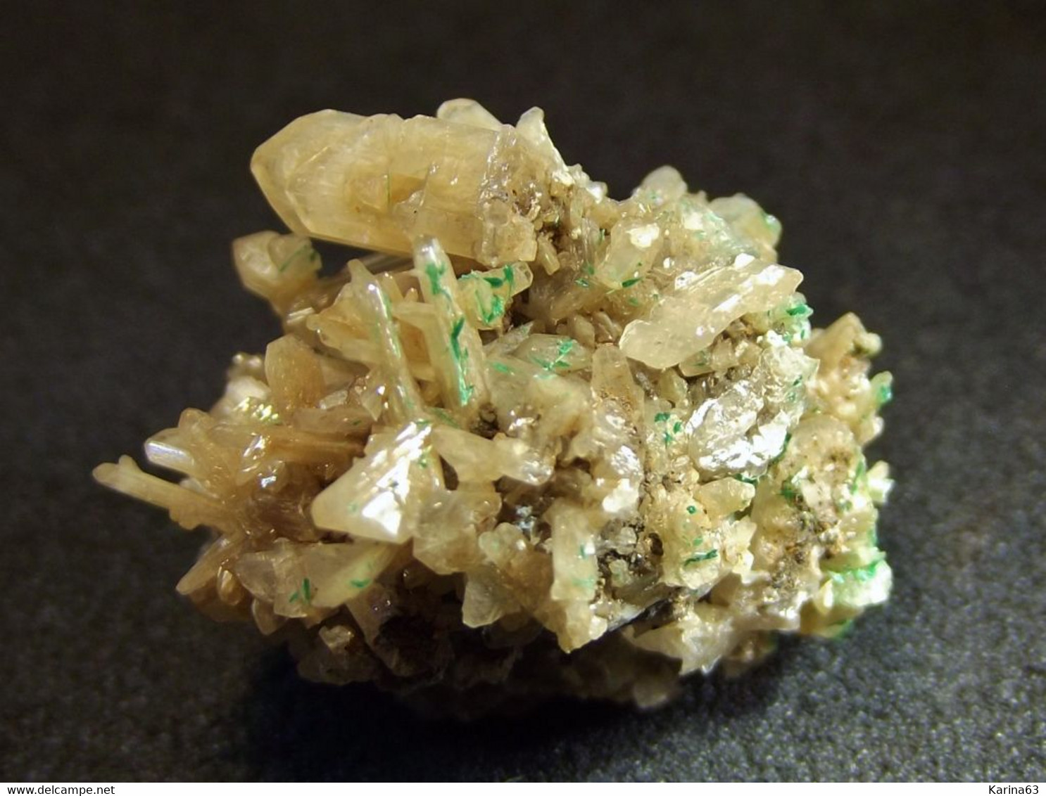 Cerussite With Malachite ( 2 X 2 X 1.5 Cm) Brown's Pit - Rum Jungle - Batchelor - Coomalie Shire N.Territory - Australia - Minéraux