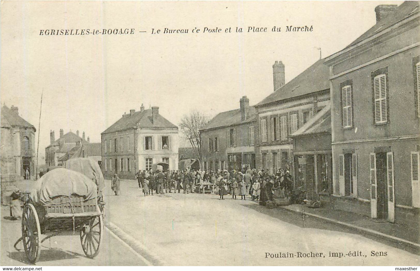 ÉGRISELLES LE BOCAGE Le Bureau De Poste Et La Place Du Marché - Egriselles Le Bocage