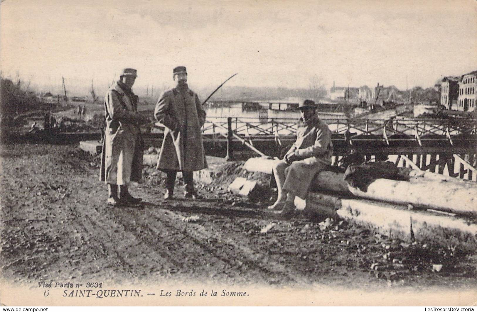 CPA - 02 - SAINT QUENTIN - Les Bords De La Somme - Trois Hommes Discutent - Levy Fils - Saint Quentin