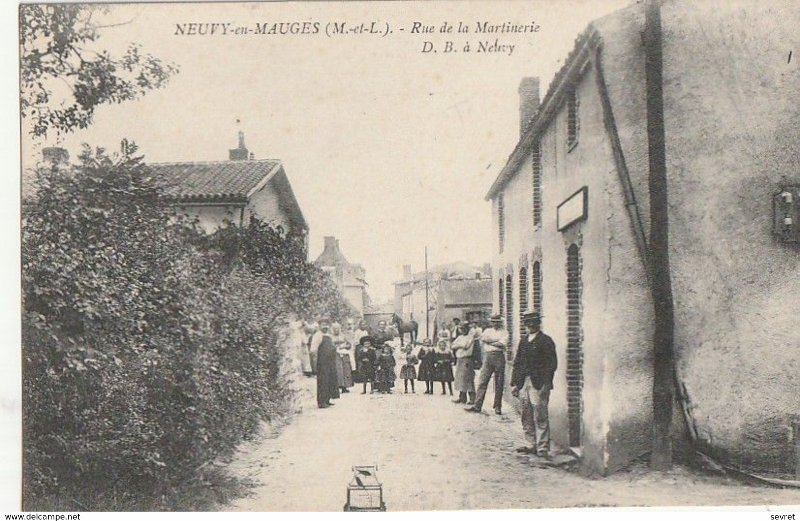 NEUVY-en-MAUGES. - Rue De La Martinerie - Autres & Non Classés