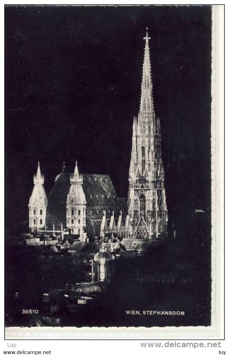 WIEN -  STEPHANSDOM     Bei Nacht     1954, 1 S Trachtenmarke - Stephansplatz