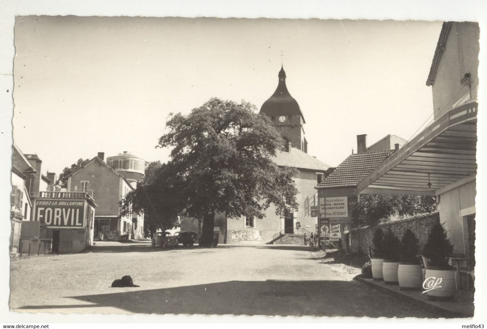 63/ CPSM - Saint Gervais D'Auvergne - La Mairie Et L'Eglise - Place De La Gendarmerie - Saint Gervais D'Auvergne