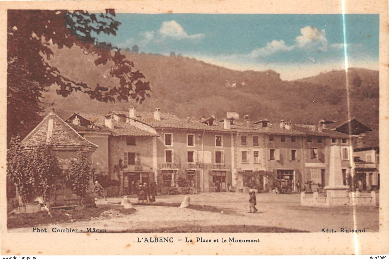 L'ALBENC (Isère) - La Place Et Le Monument Aux Morts - Coiffeur, Café Du Centre - L'Albenc