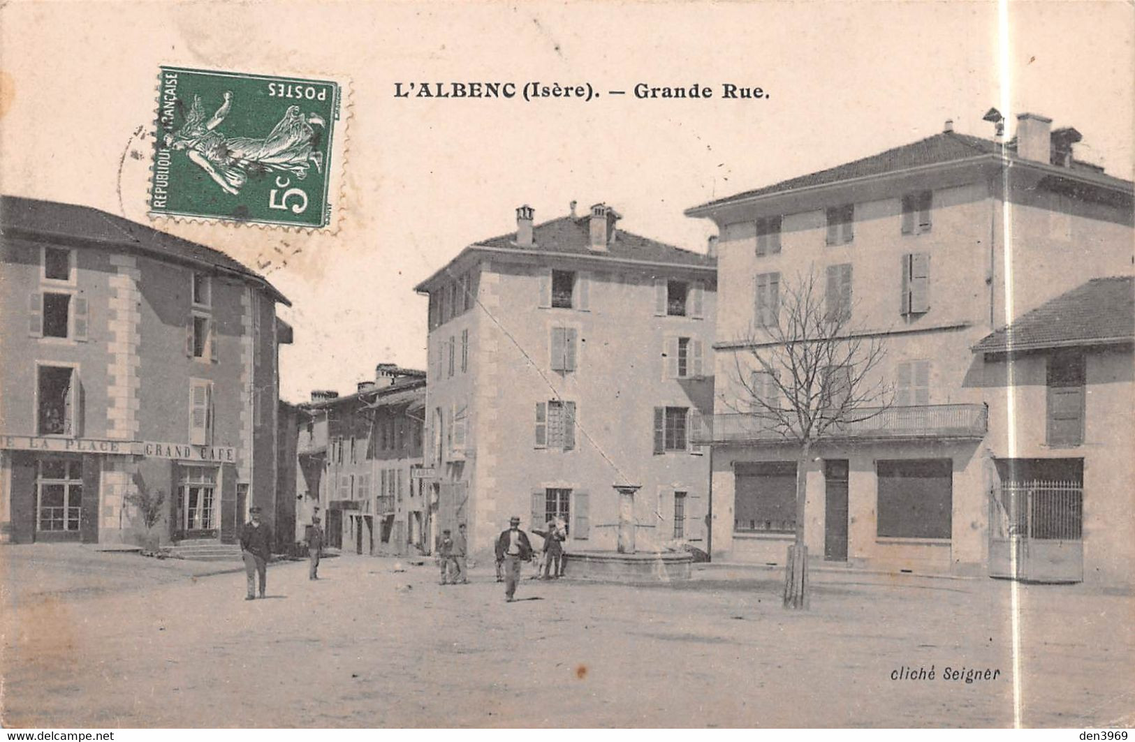 L'ALBENC (Isère) - Grande Rue - Café De La Place, Fontaine - Tirage N&B - L'Albenc