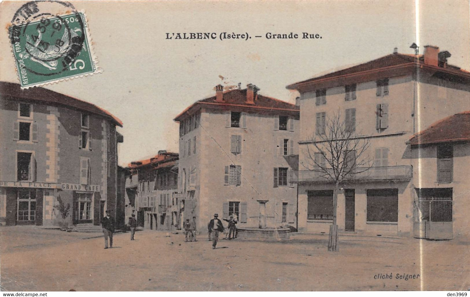 L'ALBENC (Isère) - Grande Rue - Café De La Place, Fontaine - Tirage Couleurs - L'Albenc