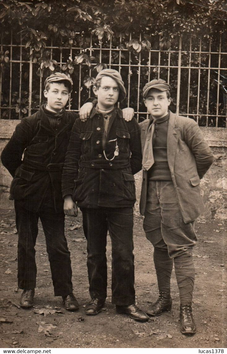 JOLIE CARTE PHOTO DE 3 APACHES / PARISIENS ? - Europe