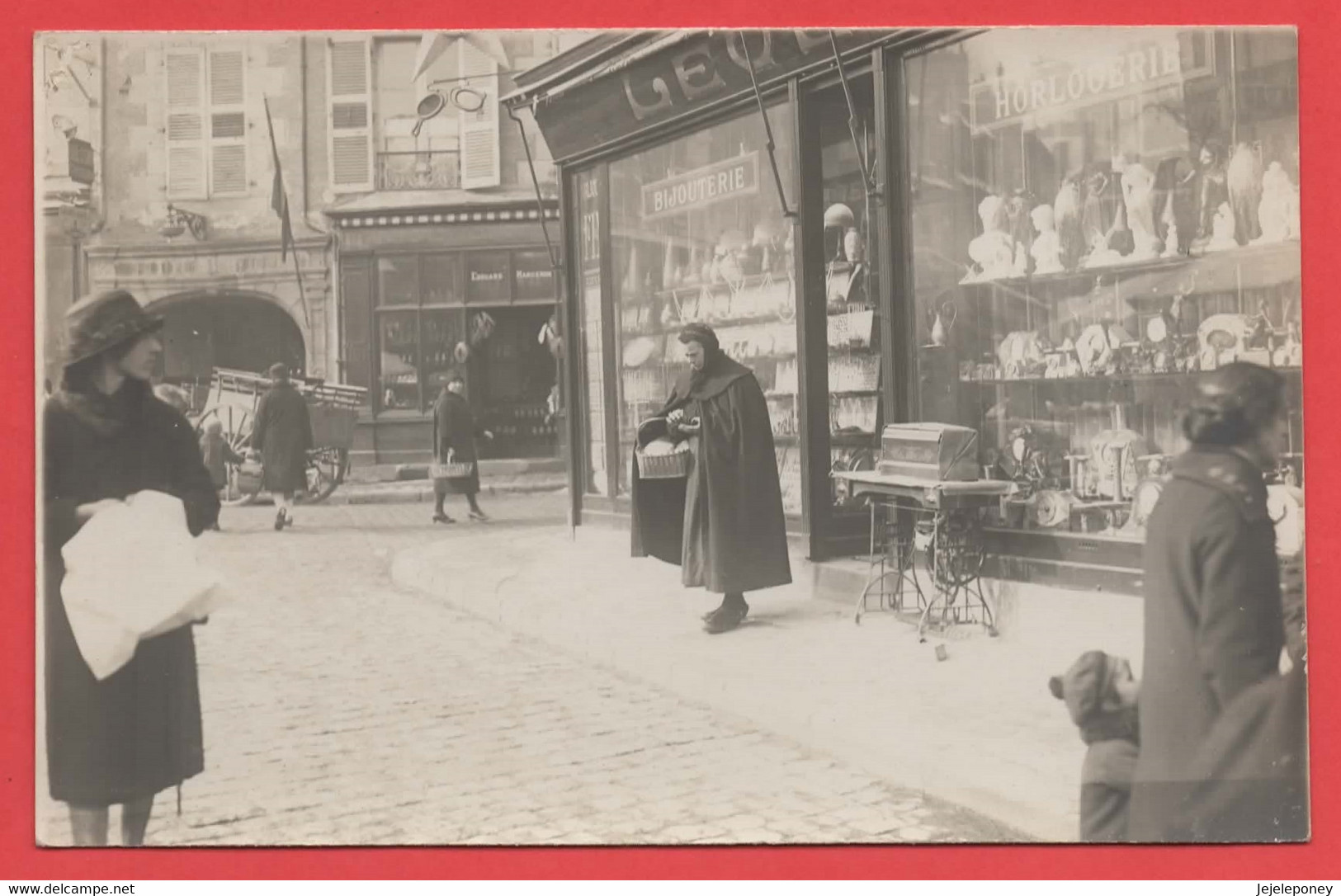 23 - Gueret - Carte Photo D'un Coin De La Place Avec La Bijouterie - Guéret