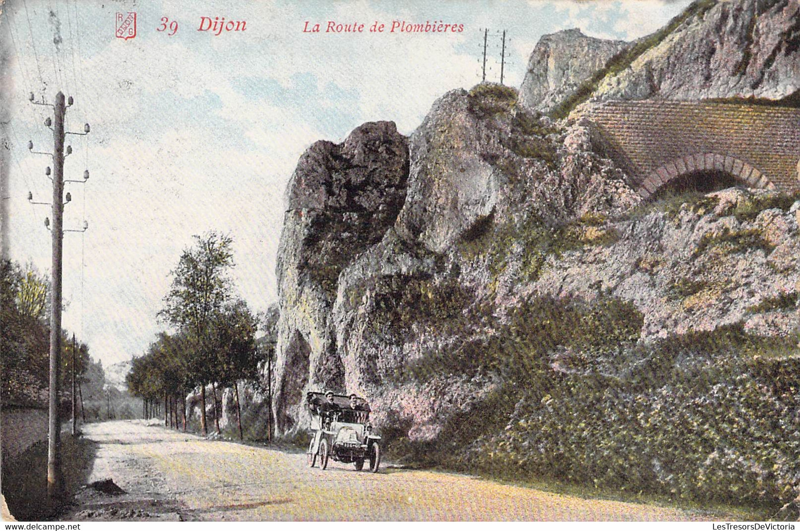 CPA - 21 - DIJON - La Route De Plombières - Vieille Voiture - Animation - Dijon