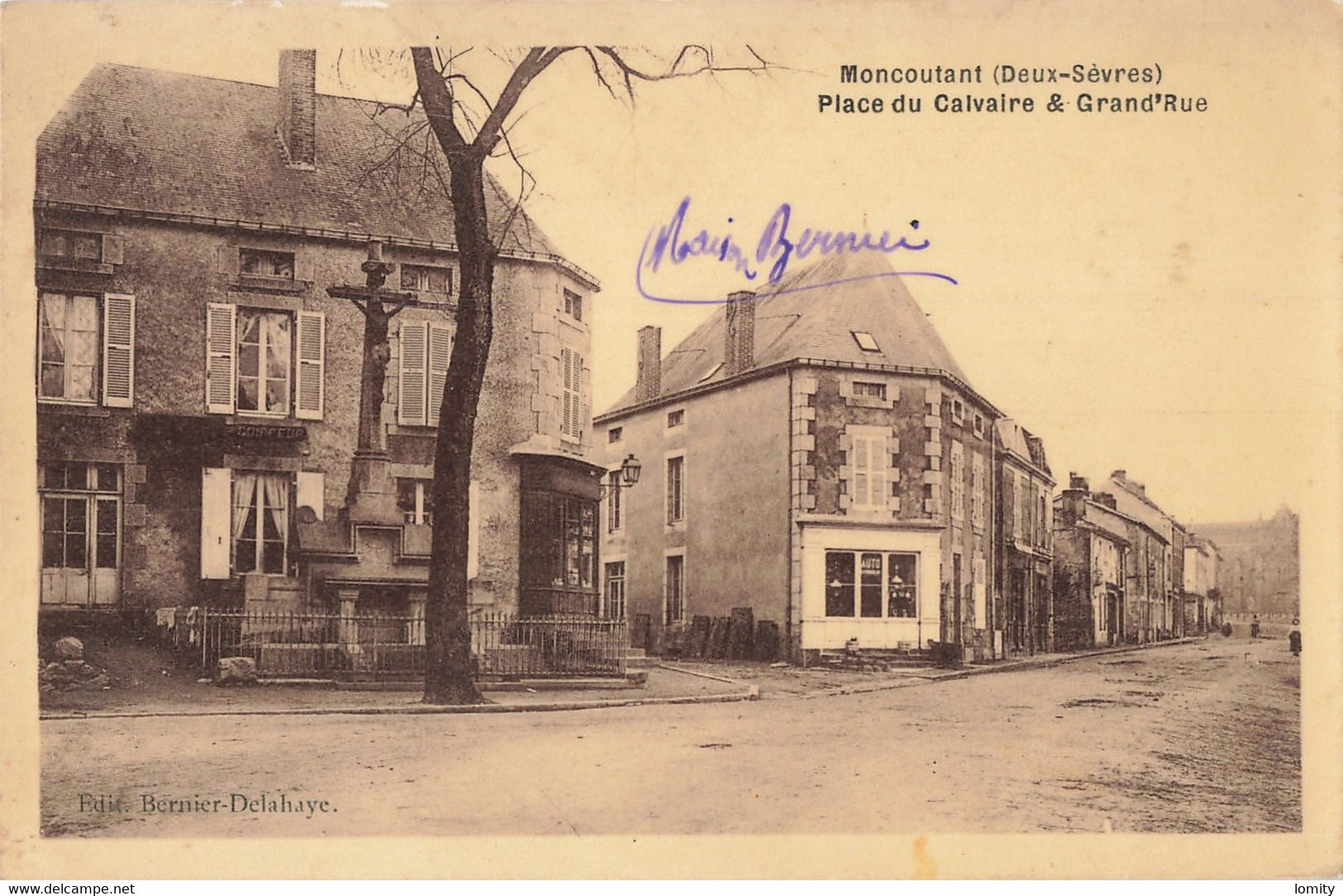 79 Moncoutant CPA Place Du Calvaire Et Grand Rue - Moncoutant