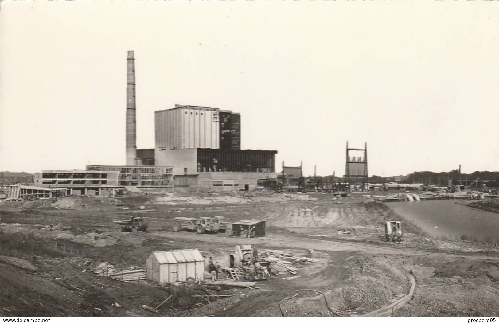 CHAMPAGNE PERSAN LA CENTRALE THERMIQUE EN CONSTRUCTION - Champagne Sur Oise