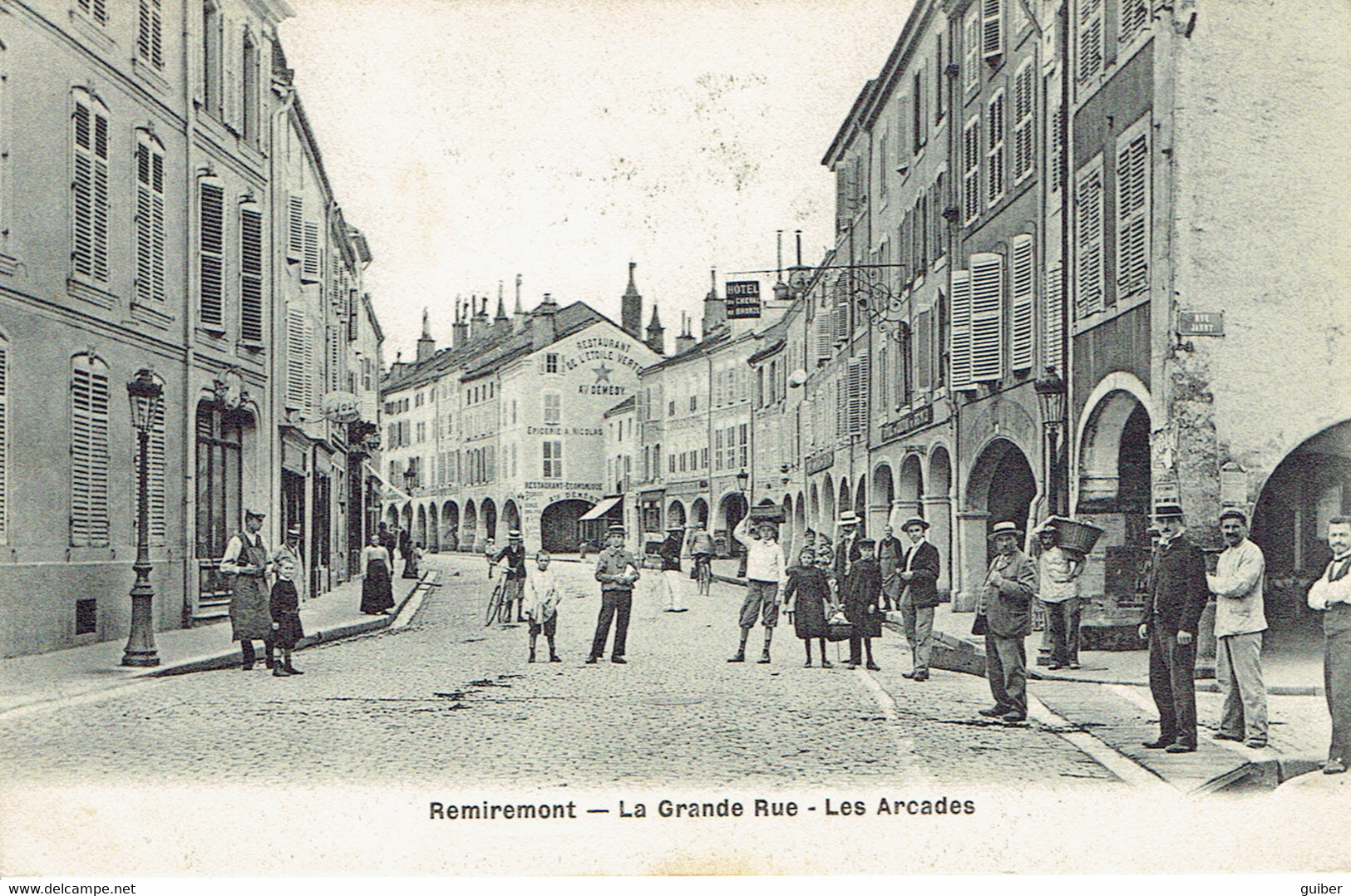 88 Remiremont La Grande Rue Les Arcades Animation - Remiremont