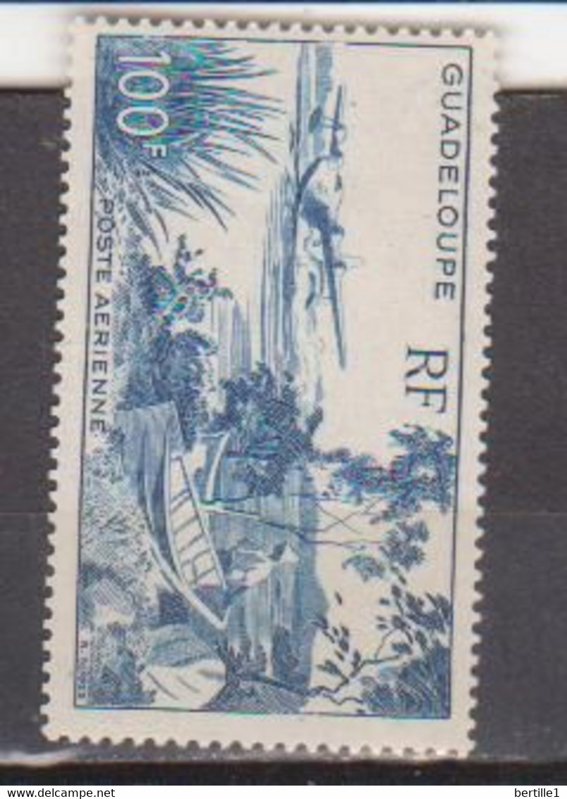 GUADELOUPE           N°  YVERT  PA 14  NEUF AVEC CHARNIERES   ( CHARN 04/58  ) - Airmail