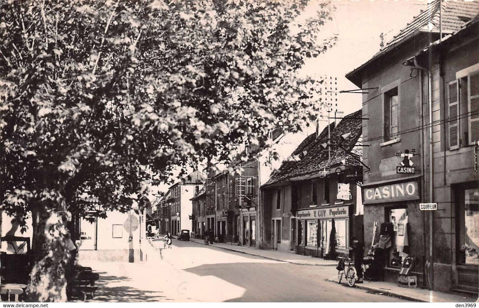 Les AVENIERES (Isère) - La Grande Rue - Magasin Casino, Papeterie Y. Guy - Les Avenières