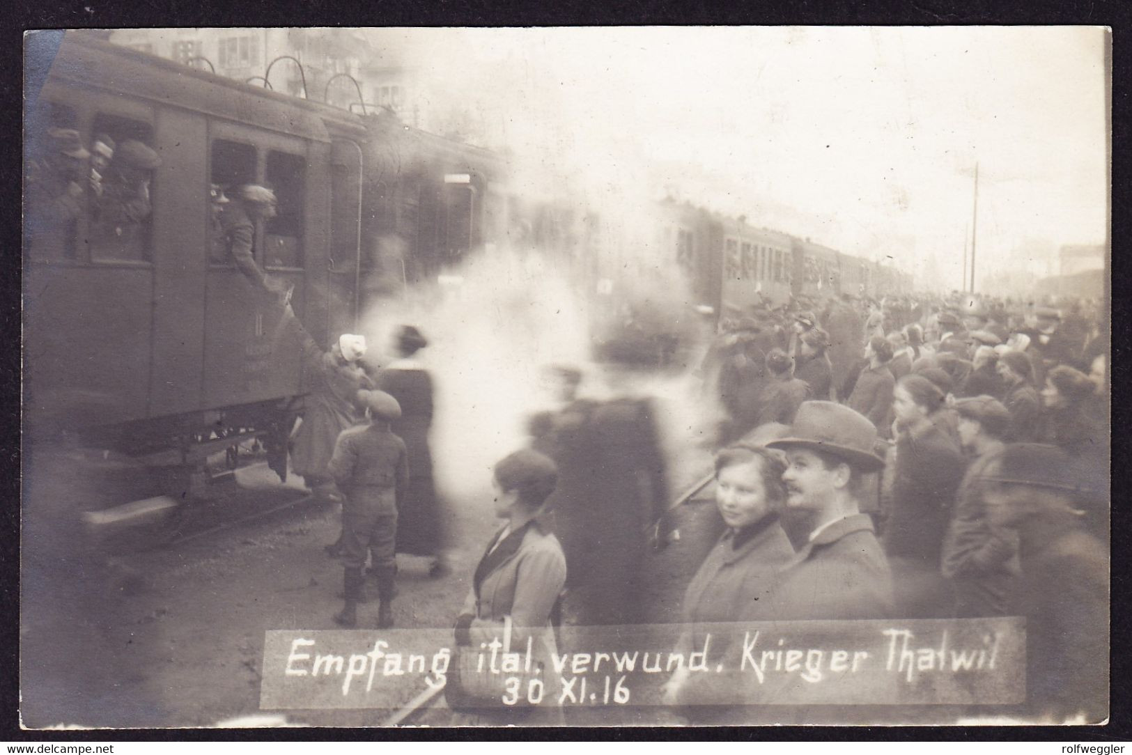 1916 Private Foto AK: Empfang Italienischer Verwundeter Krieger Am Bahnhof In Thalwil. 30. XI.16 - Thalwil