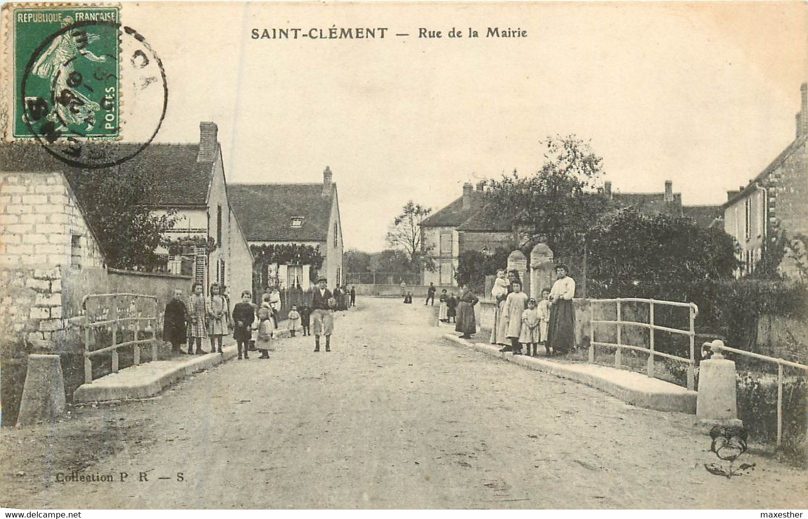 ST CLÉMENT Rue De La Mairie - Saint Clement