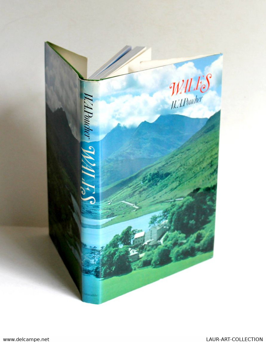 WALES By W.A POUCHER 1981 LONDON CONSTABLE / BOOK PHOTOGRAPHY ENGLISH     (2304.33) - Kultur