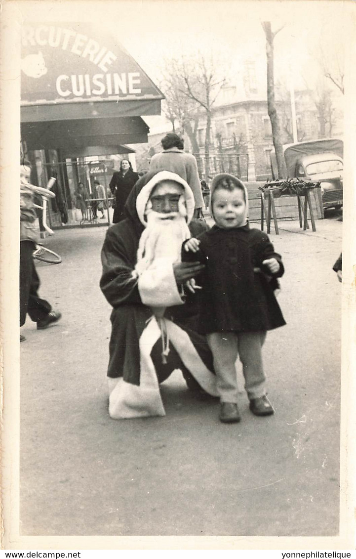 93 - SEINE SAINT-DENIS - LE BLANC-MESNIL - Carte Photo Décembre 1954 Père Noël Et Enfant à Identifier - Superbe - 10219 - Le Blanc-Mesnil