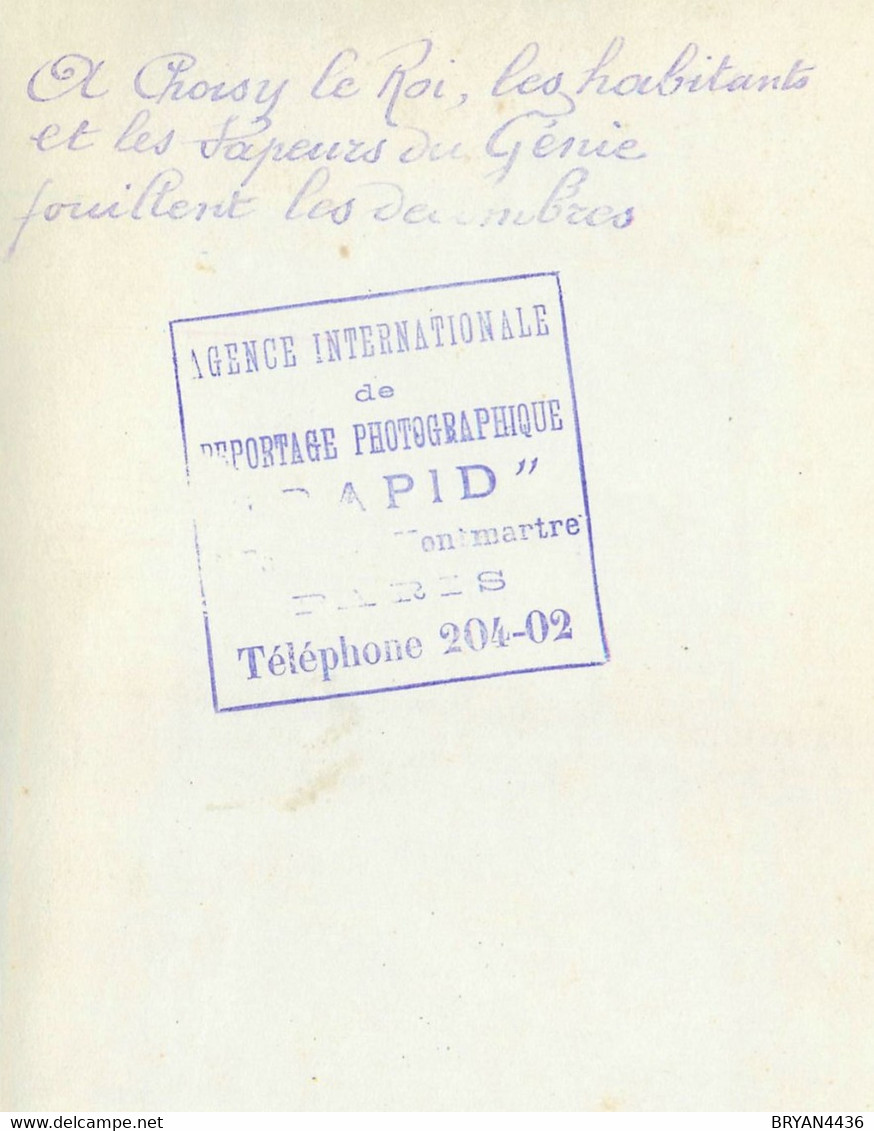 94 - CHOISY LE ROI - Les HABITANTS Et Les SAPEURS POMPIERS Du GENIE FOUILLENT Les DECOMBRES - PHOTO(12x16) TRES BON ETAT - Choisy Le Roi