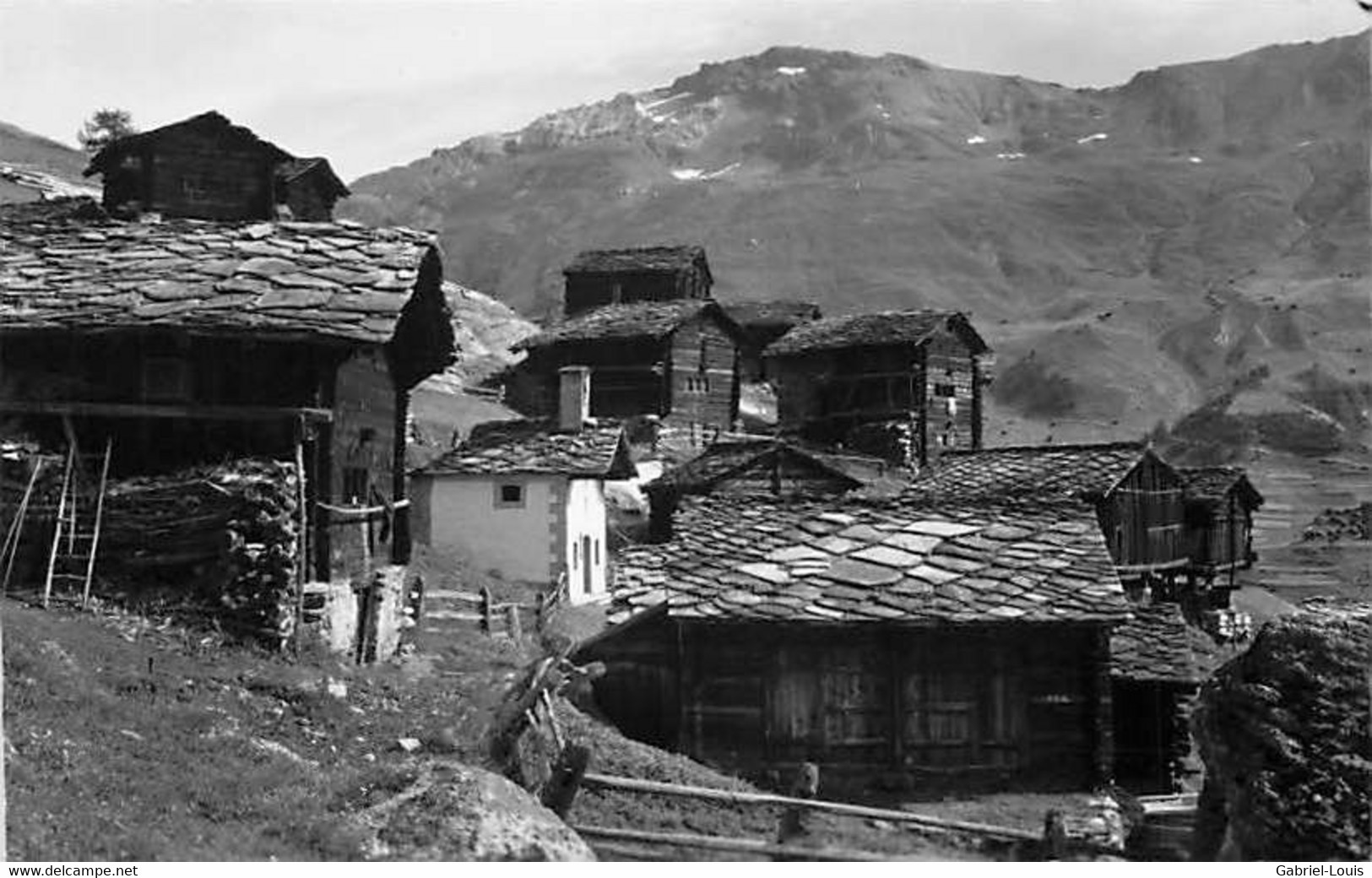 Val D'Hérens Groupe De Chalets Et Chapelle De Gletty Le Sasseneire Grimentz - Grimentz