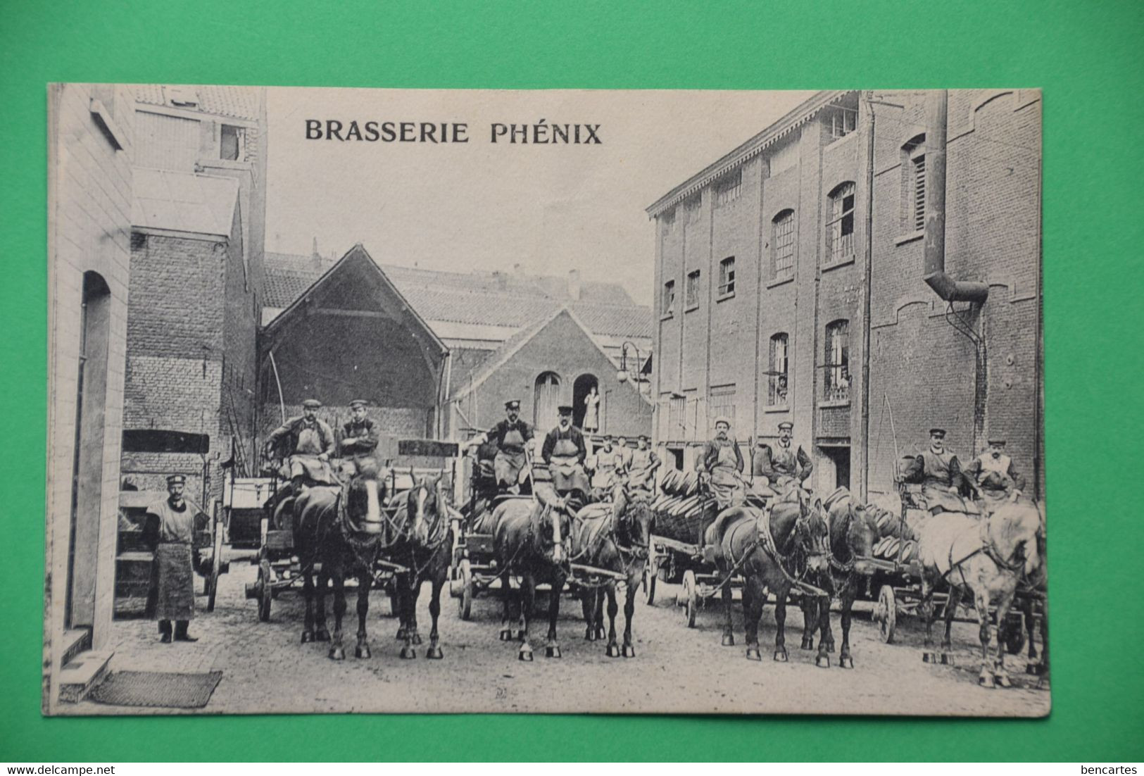 Bruxelles: Brasserie Phénix. Très Rare Et Très Animée - Pubs, Hotels, Restaurants