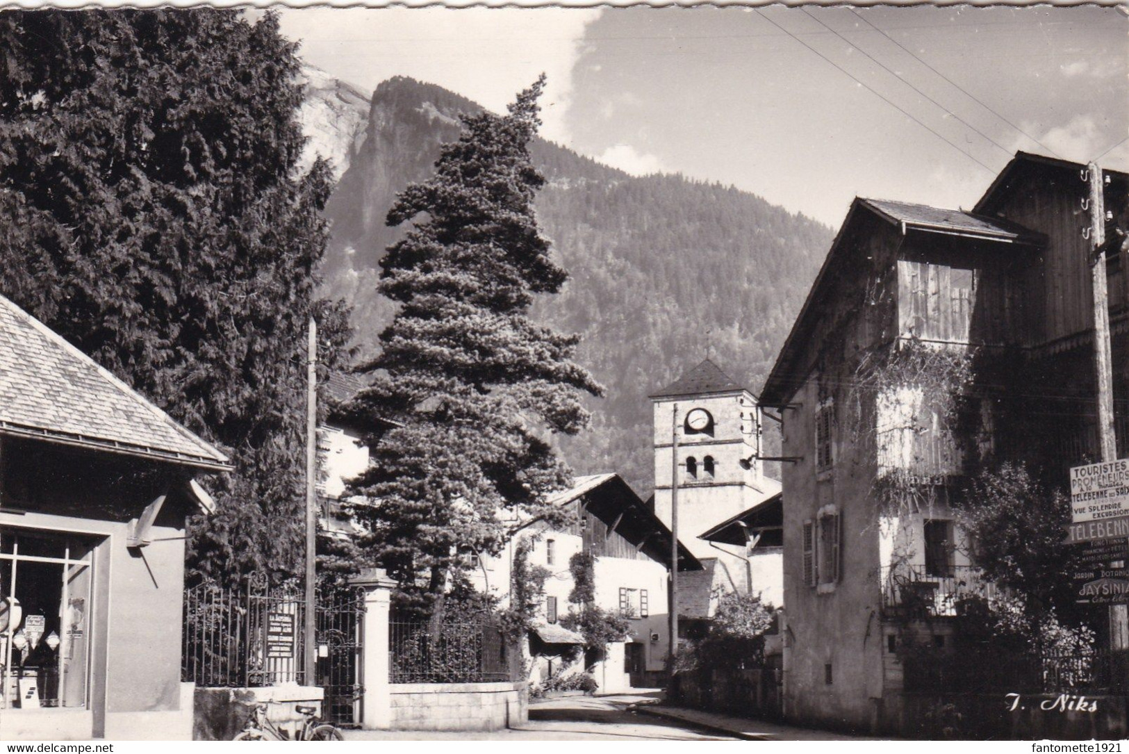 SAMOENS L'ENTREE DU JARDIN ALPIN ET L'EGLISE (dil142) - Samoëns