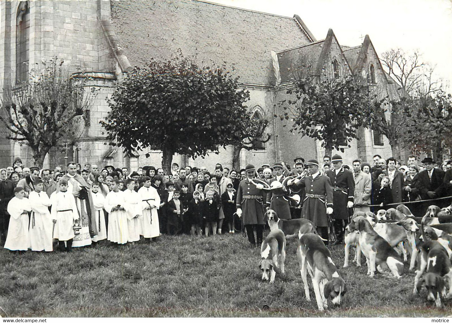 VOUZERON - Fête De Saint Hubert, Chasse à Courre, L'église. - Vouzeron