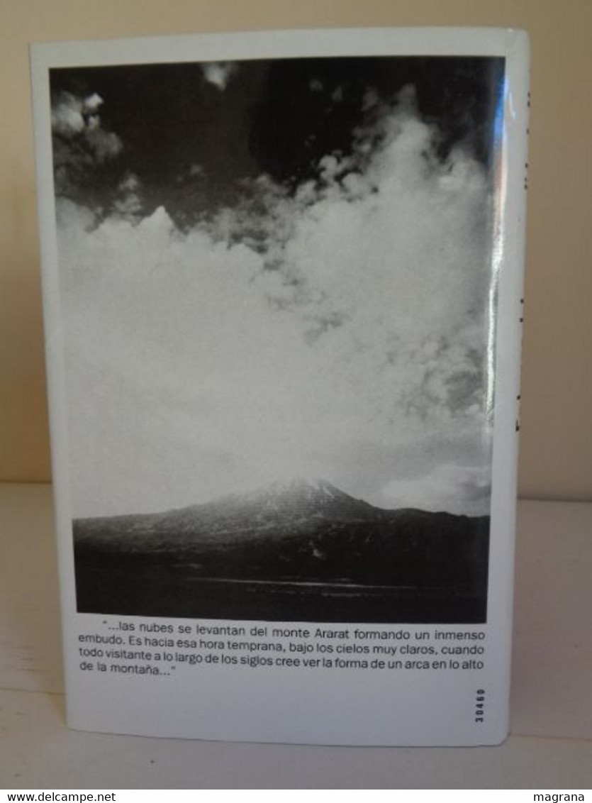 En busca del arca perdida de Noé. Charles Berlitz. Círculo de Lectores. 1988. 199 páginas.