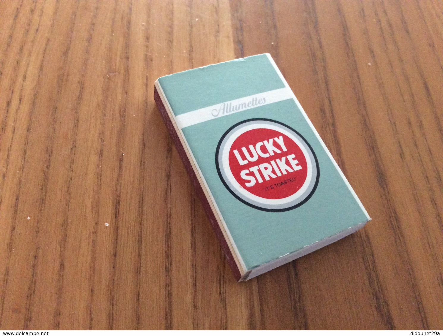 Boîte D'allumettes SEITA Type 501 Valois "LUCKY STRIKE IT’S TOASTED" - Boites D'allumettes