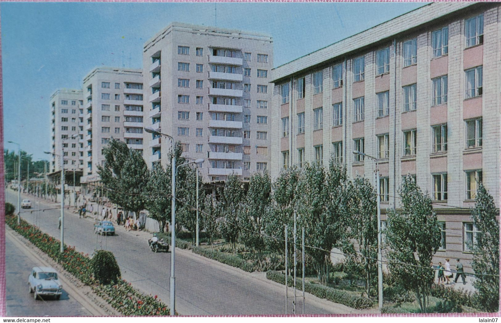 Carte Postale : Moldavie : KISHINEV : Negrutsi Boulevard - Moldavie