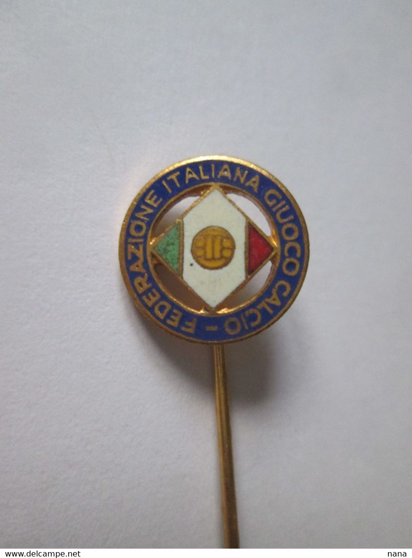 Italian Football Federation Logo 1974 Pin Badge - Football