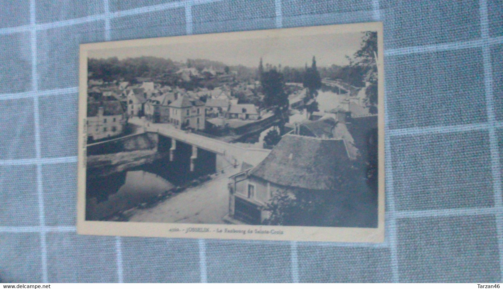 24/09/2022 - S - 4962. JOSSELIN - Le Faubourg De Ste Croix - Josselin