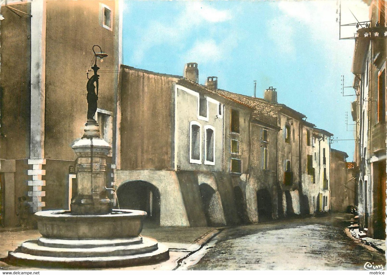 ANIANE - Place De L'église Et La Fontaine. - Aniane