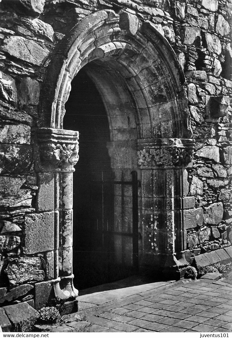 CPSM Glenluce Abbey-Chapter House Doorway     L1782 - Dumfriesshire