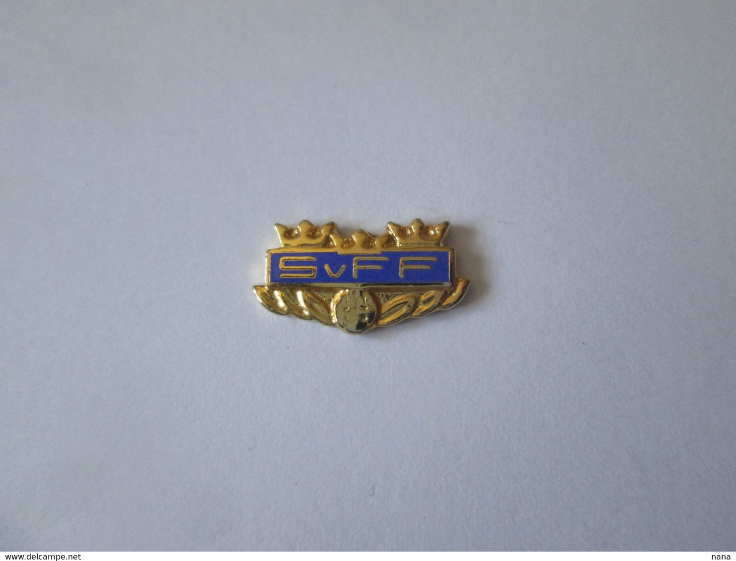 Association Suedoise De Football Insigne Sans Epingle Vers 1980/Swedish Football Association Pinless Badge About 1980 - Football