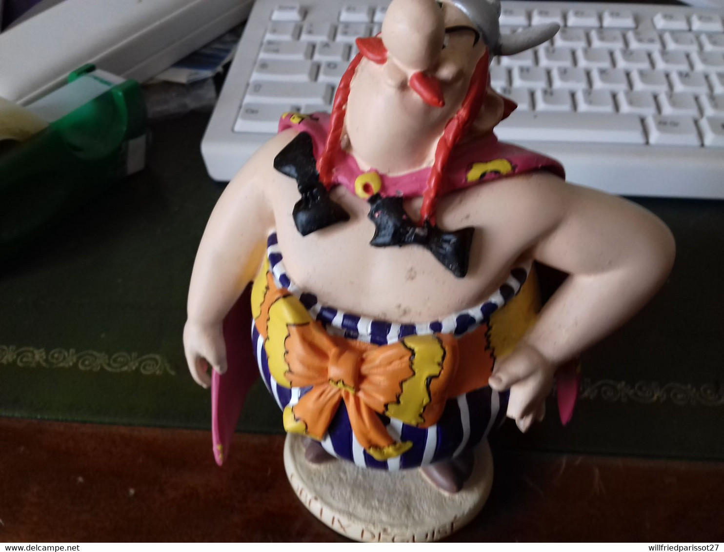 28/ OBELIX DEGUISE PLASTOY 2002 - Asterix & Obelix