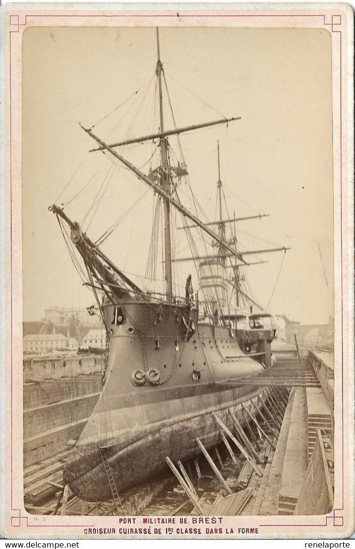 Brest Port Militaire Croiseur Cuirassé De 1re Classe Dans La Forme - War, Military