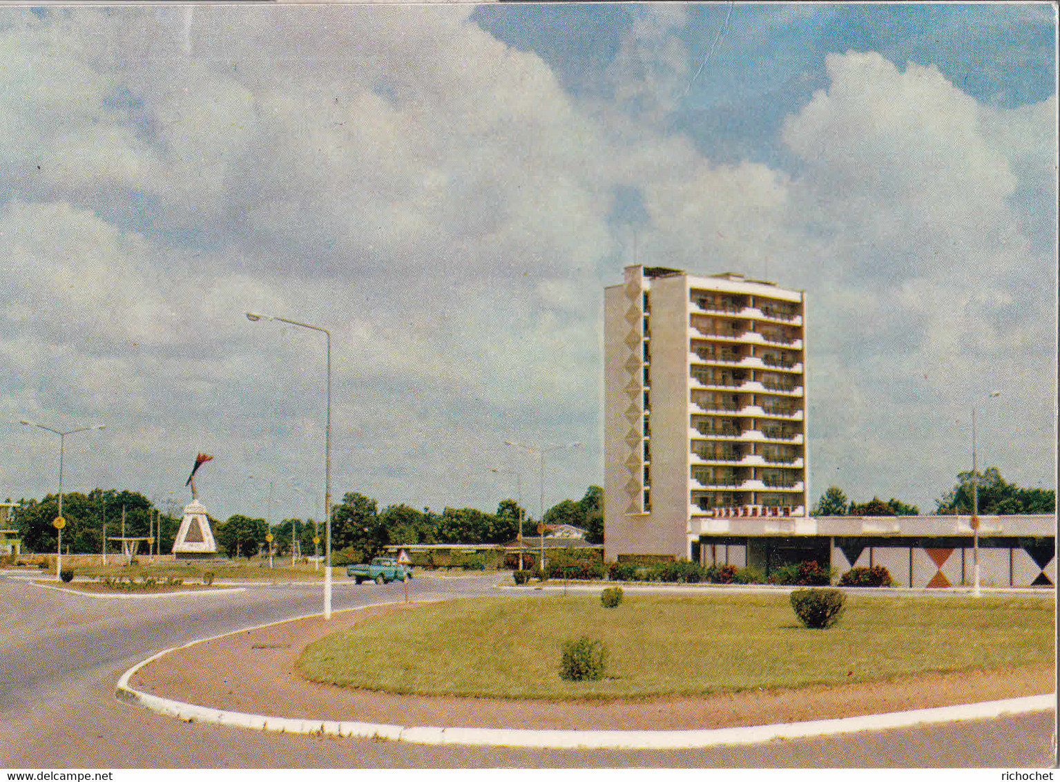 Lubumbashi - Le Carrefour Avec Le Flambeau Du Mouvement Populaire De La Révolution - Lubumbashi