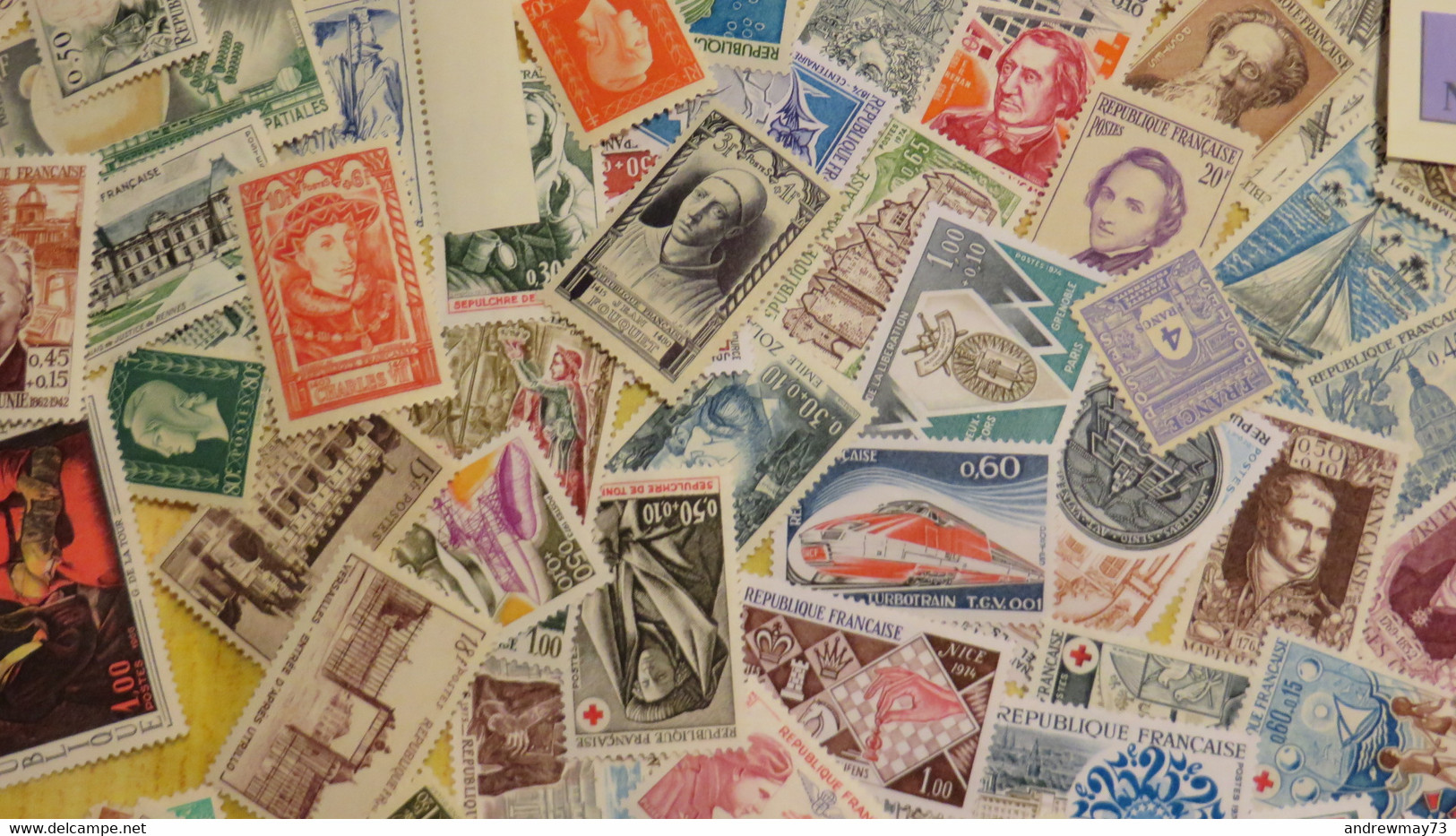 FRANCE- NICE MNH SELECTION-260 €- BARGAIN PRICE