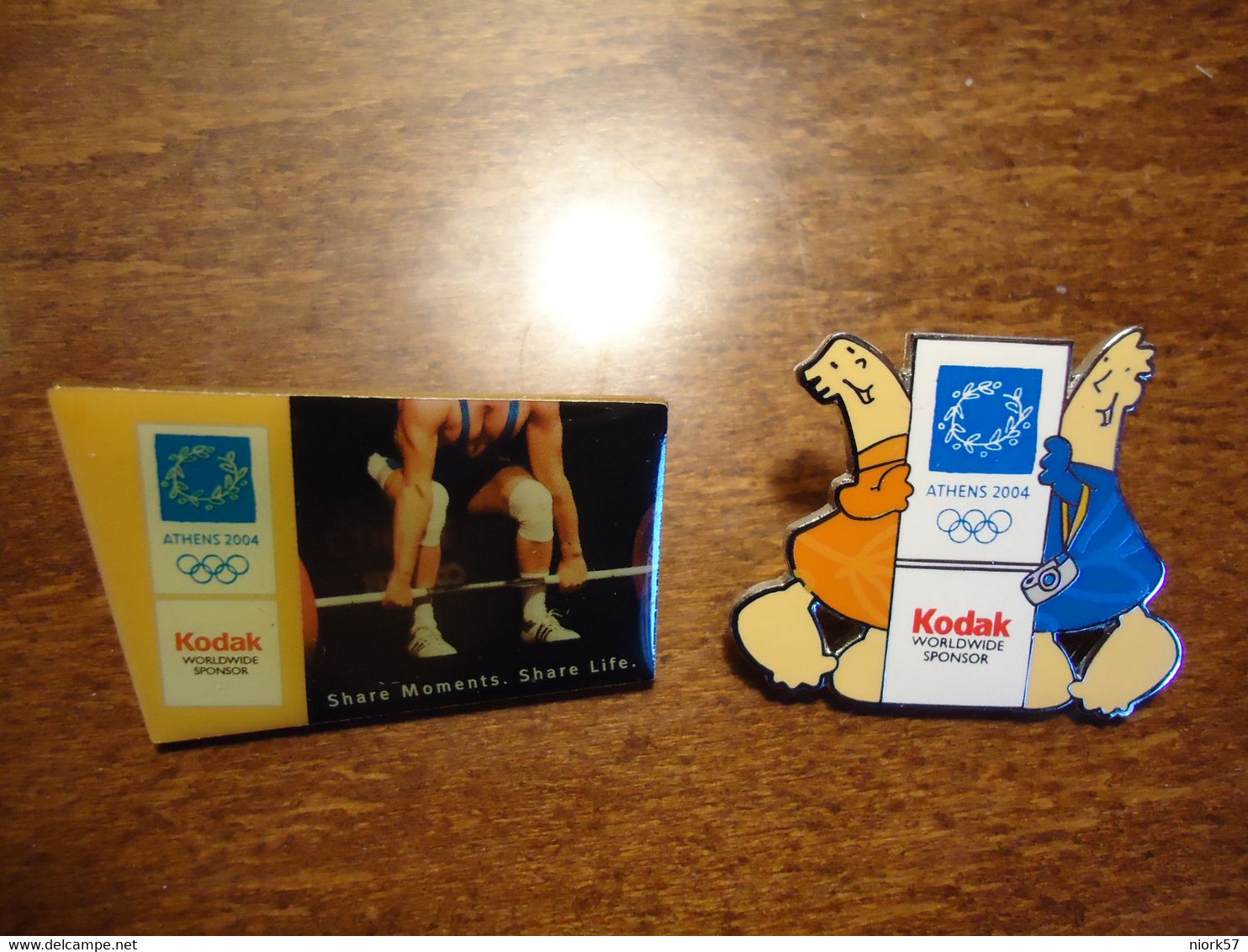 GREECE 2 KODAK  LIFTING WEIGHTS &  MASCOTS  PIN PINS OLYMPIC GAMES ATHENS 2004 SPORTS - Jeux Olympiques