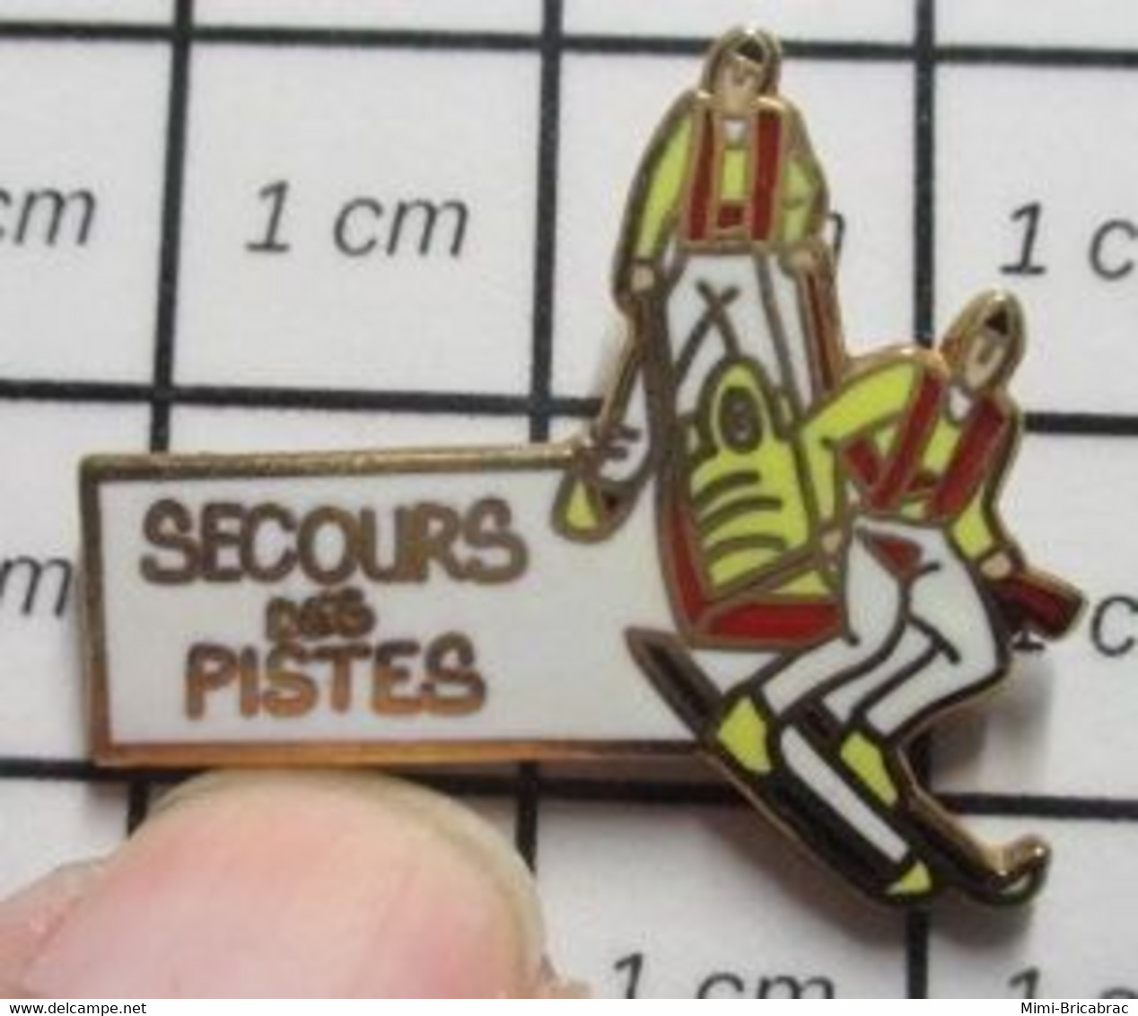 510e Pin's Pins / Beau Et Rare / THEME : SPORTS / SKI SECOURS DES PISTES CIVIERE - Sports D'hiver