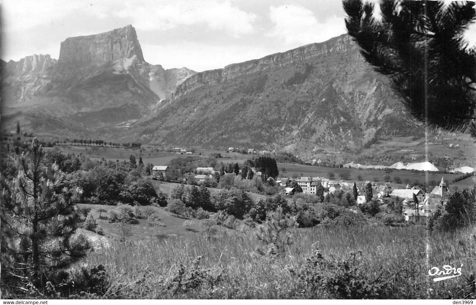 CLELLES (Isère) Et Le Mont Aiguille - Clelles