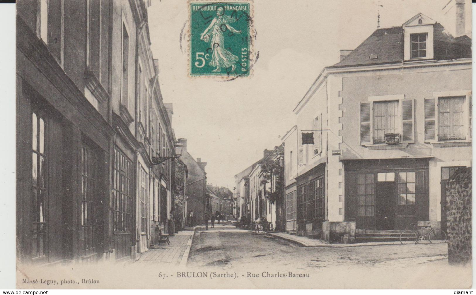 BRULON (72) - Rue Charles-Bareau - état Correct (coin Cassé) - Brulon