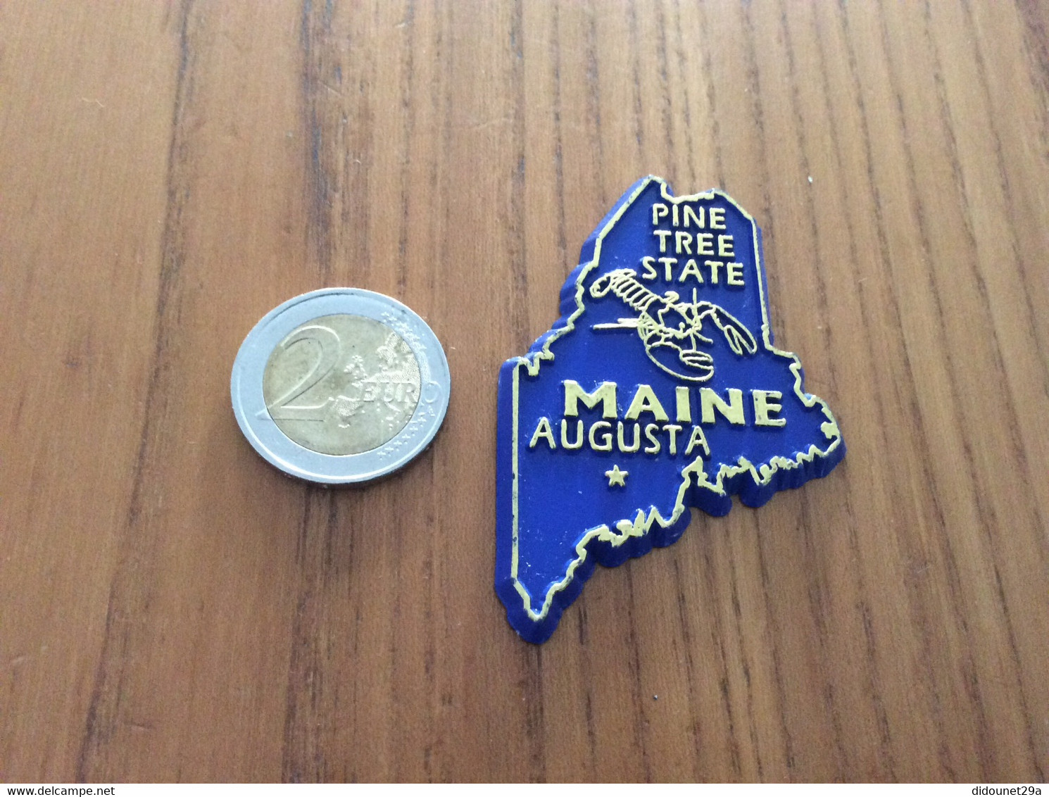 Magnet Etats-Unis Universal Souvenir Co «PINE TREE STATE - AUGUSTA - MAINE» (homard) - Magnets