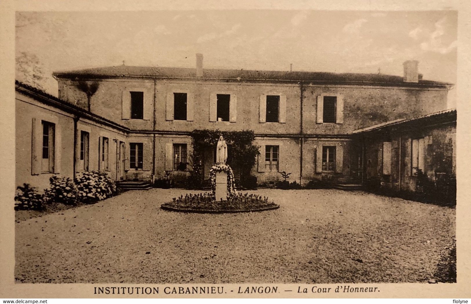 Langon - Institution Cabannieu - La Cour D’honneur - école - Langon