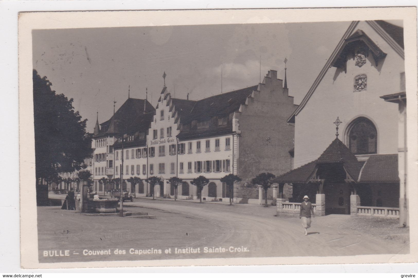 Bulle. Rue De  Bouleyres, Animée - Institut Ste-Croix,  Chapelle Des Capucins. Carte-photo - Chapelle