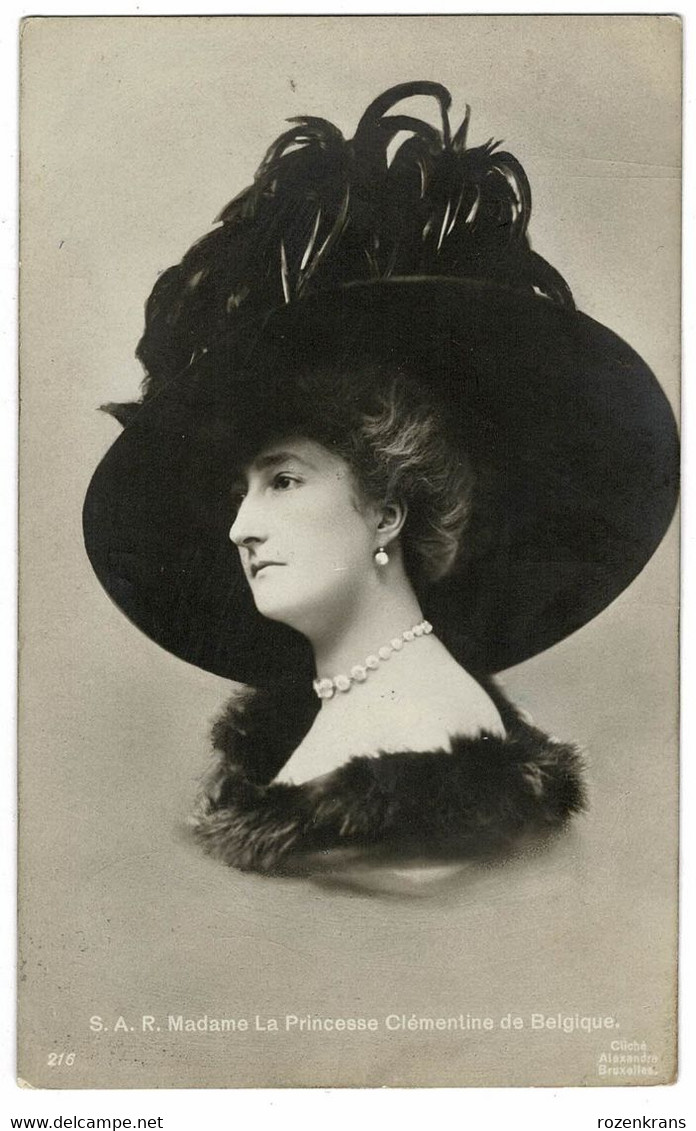 Lady With Hoed Hat Chapeau Femme Woman Costume Mode Fashion S.A.R. Madame La Princesse Clémentine De Belgique - Moda